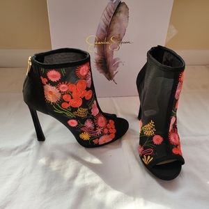 Jessic Simpson booties 7.5